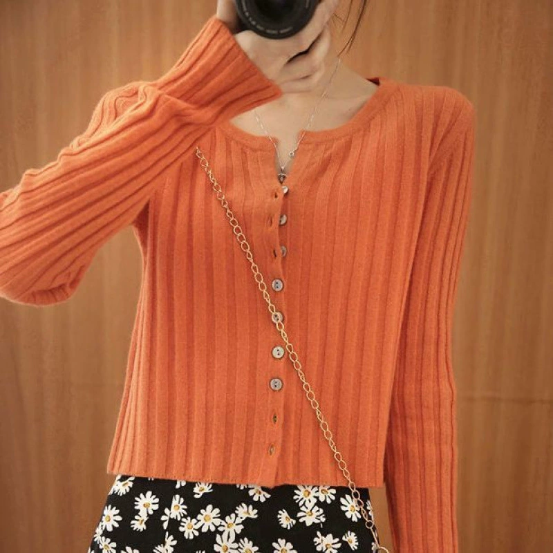 Демисезонная короткая кофта-п cardigan?