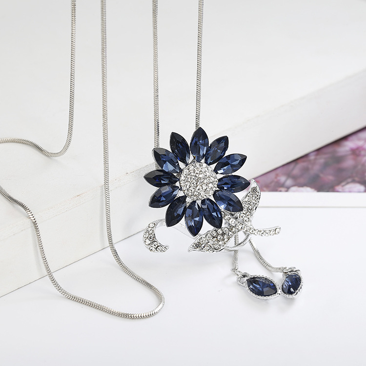 New Korean Style High-End Diamond Sunflower Sweater Chain Fashion Long Wild Clothing Necklace Pendan