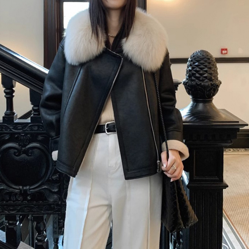 우아한 모방 양고기 모피 코트 여성의 짧은 2025 겨울 새로운 패션 그린 모피 칼라 모피 하나