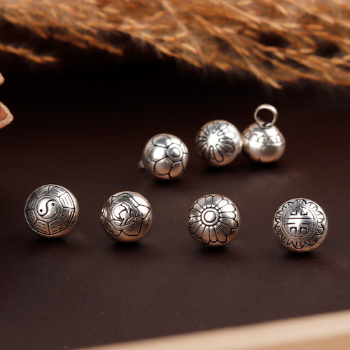 Silver-plated solid copper buttons with floral carving, traditional Chinese clothing buttons, Qipao and Tangzhuang style Hanfu buttons, retro auspicious cloud Chinese style round buttons with pearls.
