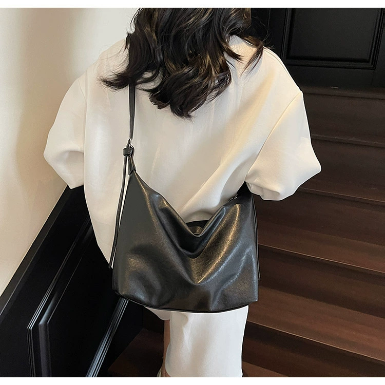 (Cross-border trading), capacious one-shoulder bag, shoulder bag