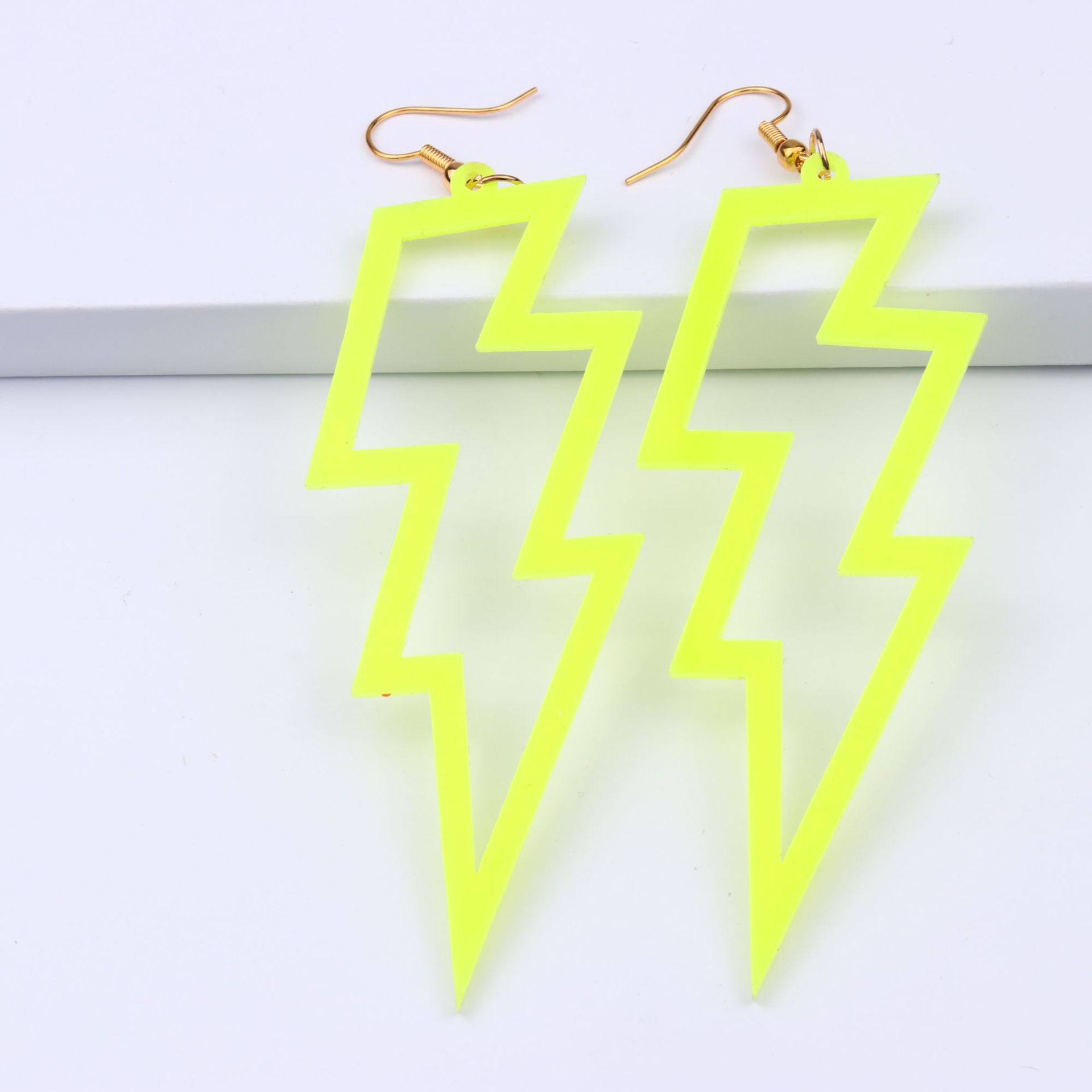 Lightning Pattern 1 Pair Exaggerated Lightning Hollow Out Arylic Drop Earrings