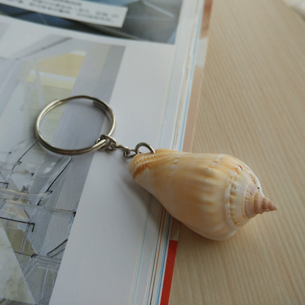 [100개 팩] 흰색 입 달팽이 열쇠고리, 달팽이 본체 크기 4cm-5cm