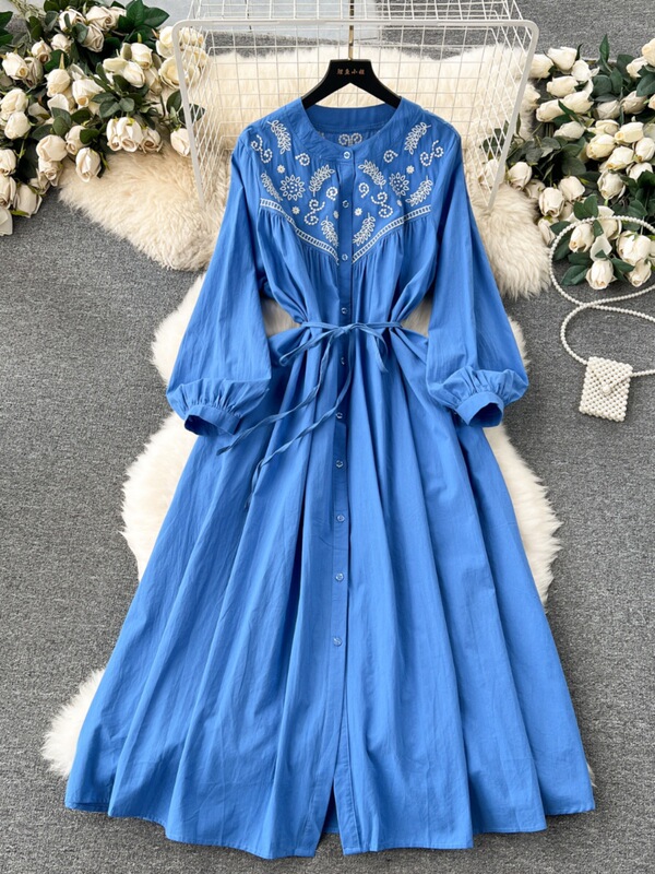 Ethnic Style Travel and Vacation Dress for Women, Long-Sleeved Bohemian Retro Design Embroidered Loose Long Skirt with Large Hem