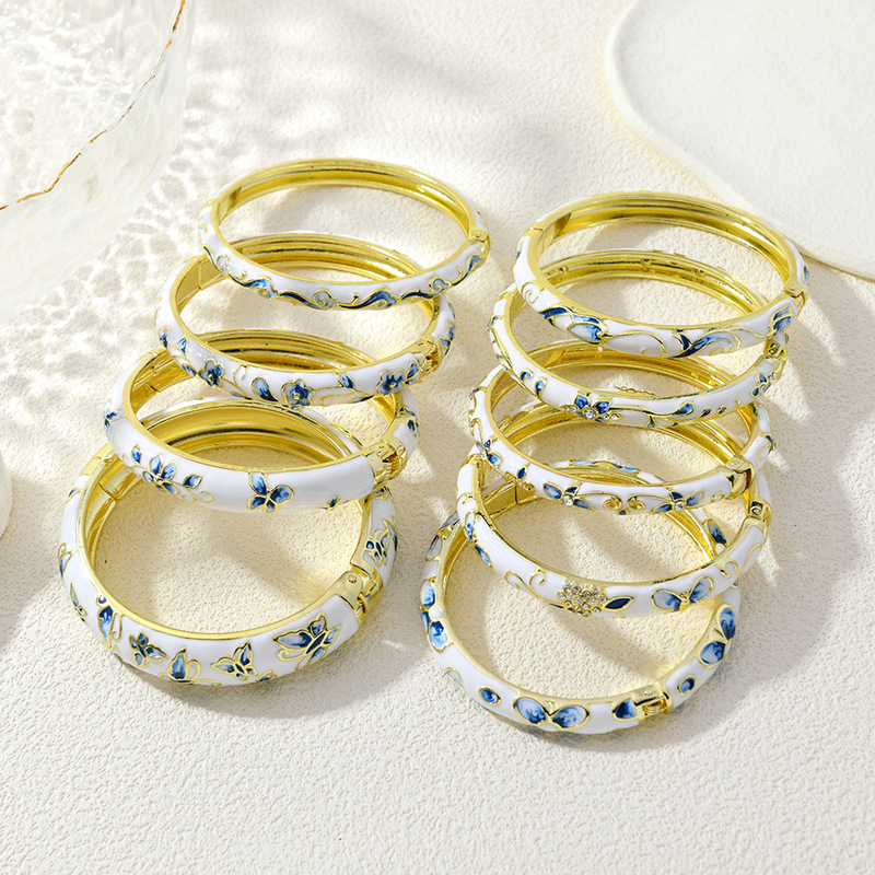 In-Stock Factory Direct Supply Blue and White Porcelain Landscape Cloisonné Bracelet, New Chinese Style Enamel Bracelet, National Style Jewelry Wholesale In-Stock Factory Direct Supply Blue and White Porcelain Landscape Cloisonné Bracelet, New Chinese Style Enamel Bracelet, National Style Jewelry Wholesale