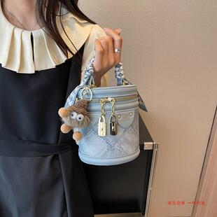 Chanel style new style high-looking bucket bag female 2023 popular rhombus handbag niche high-grade messenger bag
