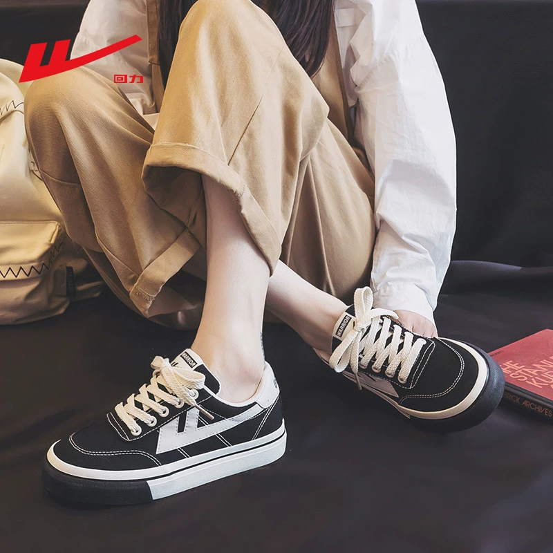 Женские парусиновые туфли с откидной спинкой, новинка весны 2025, черные женские туфли, универсальная повседневная обувь в стиле ретро, ​​белые женские туфли на толстой подошве