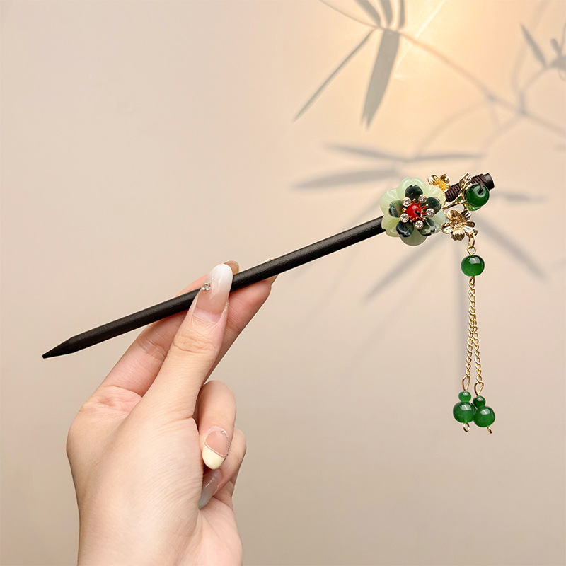 Nueva horquilla china 2025 nuevo estilo estilo antiguo horquilla mujer falda de cara de caballo de alta calidad estilo nacional horquilla de madera paso a paso horquilla tocado