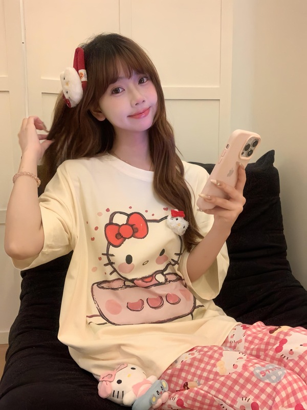 日本の夏の新しいハローキティプリント半袖Tシャツハローキティ純綿半袖Tシャツ女性クラスの制服|undefined
