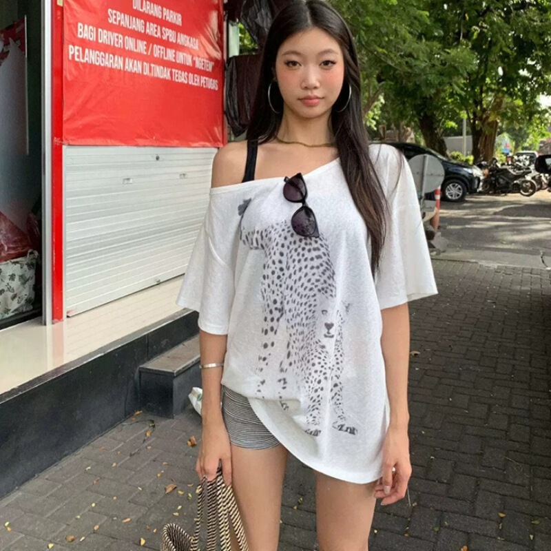 [in Stock, Original Design] Thin Style American Retro Leopard Print Asymmetrical Off-Shoulder Short-Sleeve T-Shirt