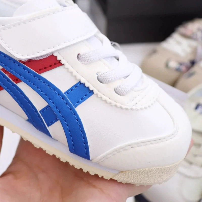 Детская беговая обувь легкая износостойкая липучка 2024 новая нескользящая износостойкая спортивная обувь для мальчиков и девочек классическая спортивная обувь оптом