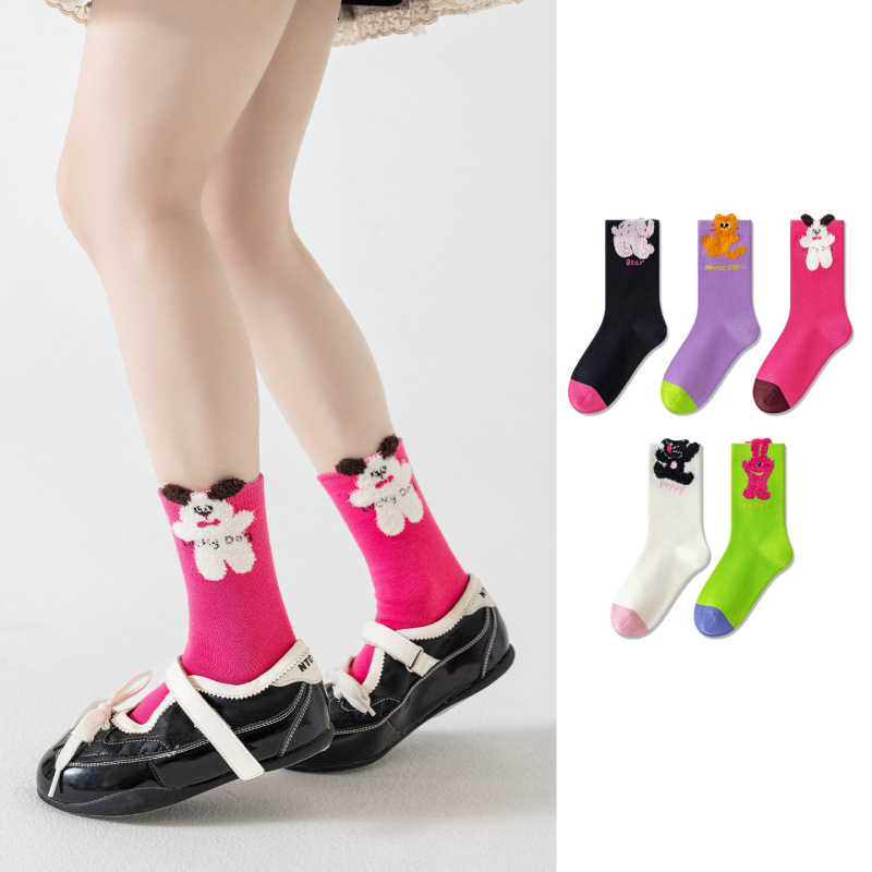 Wholesale autumn and winter children's socks, including girls' socks, medium and large sizes, cartoon plaid pattern, elastic, seamless, and cotton mid-calf socks Wholesale autumn and winter children's socks, including girls' socks, medium and large sizes, cartoon plaid pattern, elastic, seamless, and cotton mid-calf socks