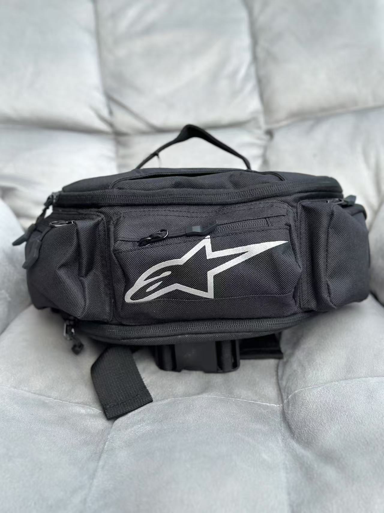 다용도 블랙 탑(레이저/워셔블 라벨/ykk 지퍼)