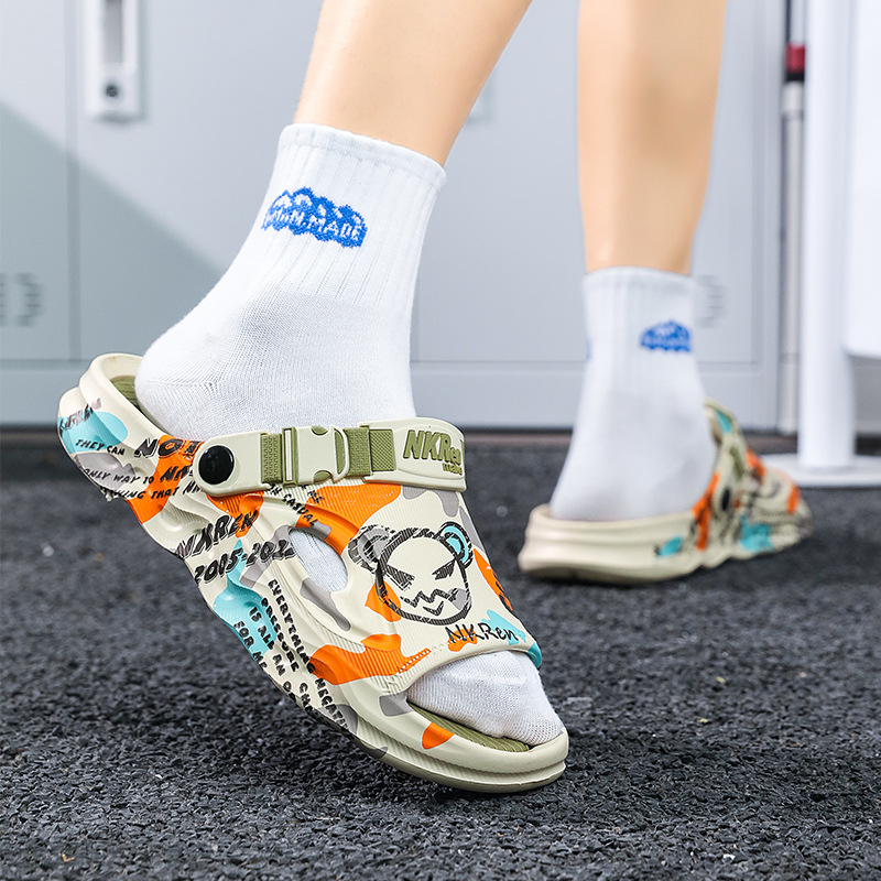 2025 nuevas zapatillas de verano para hombres, sentido de la mierda, conducción antideslizante, doble uso, sandalias deportivas de playa de gran tamaño 4546