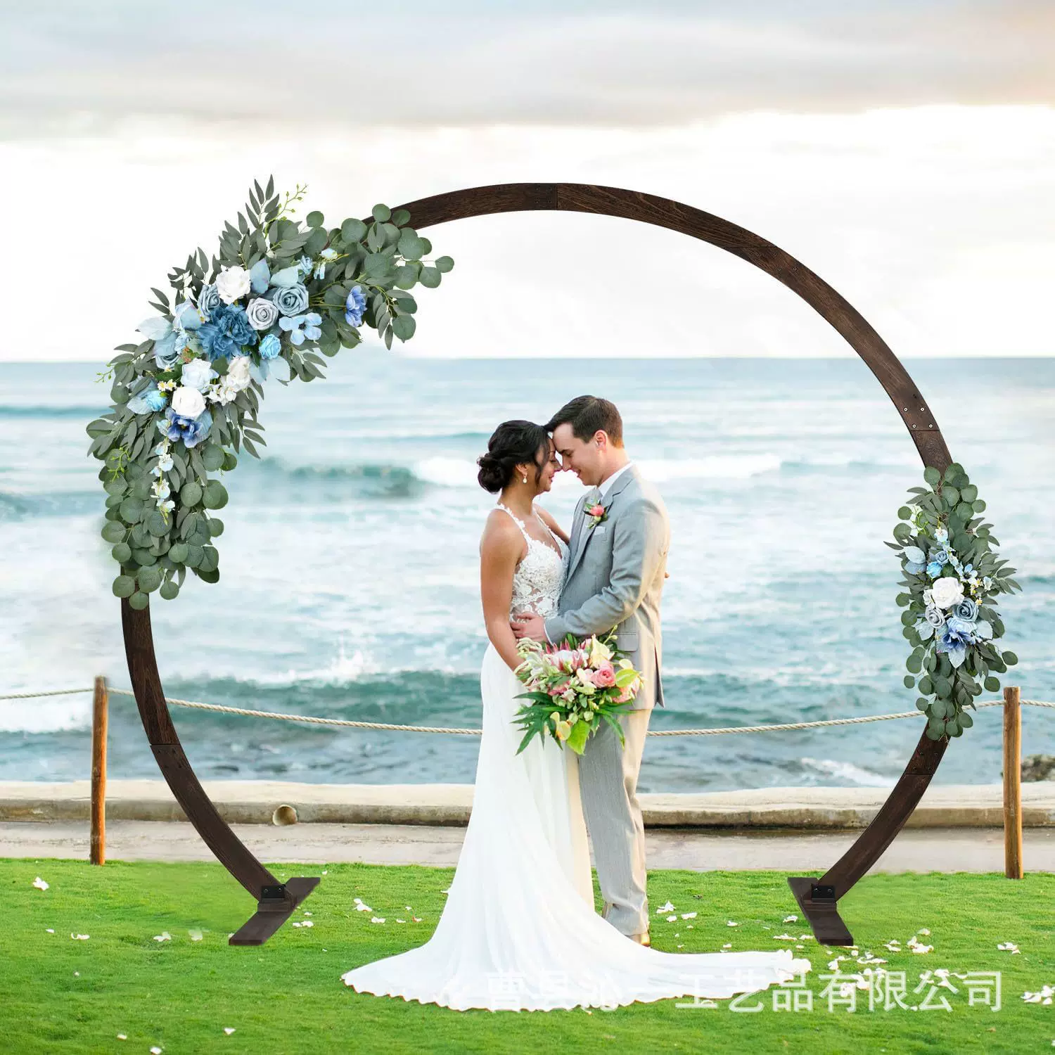 源头厂家婚庆木质拱门森系半圆草坪婚礼拍摄背景摆件仿真户外花架