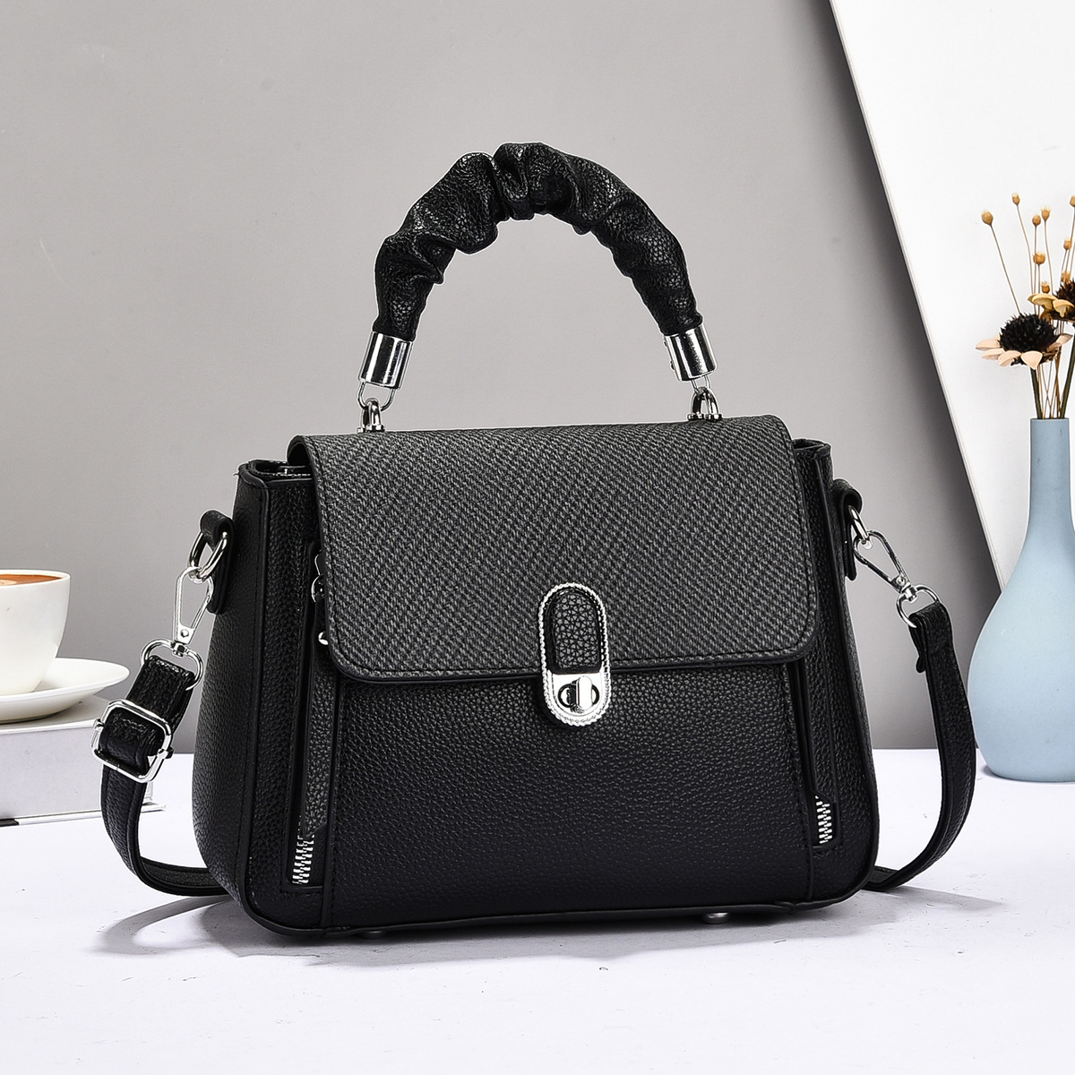 2025 bolso de mensajero de verano bolso de madre de mujer bolso de mano de moda de todo fósforo de un solo hombro atmósfera nuevo fabricante bolso de mujer