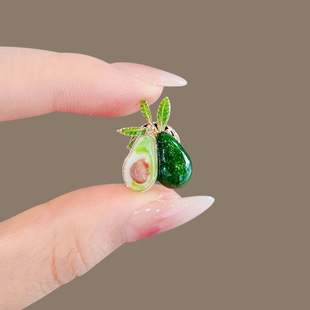 Summer Japanese and Korean Cute Alloy Enamel Avocado Brooch Fashion Creative Men's and Women's Suit Pin Anti-Exposure Accessory