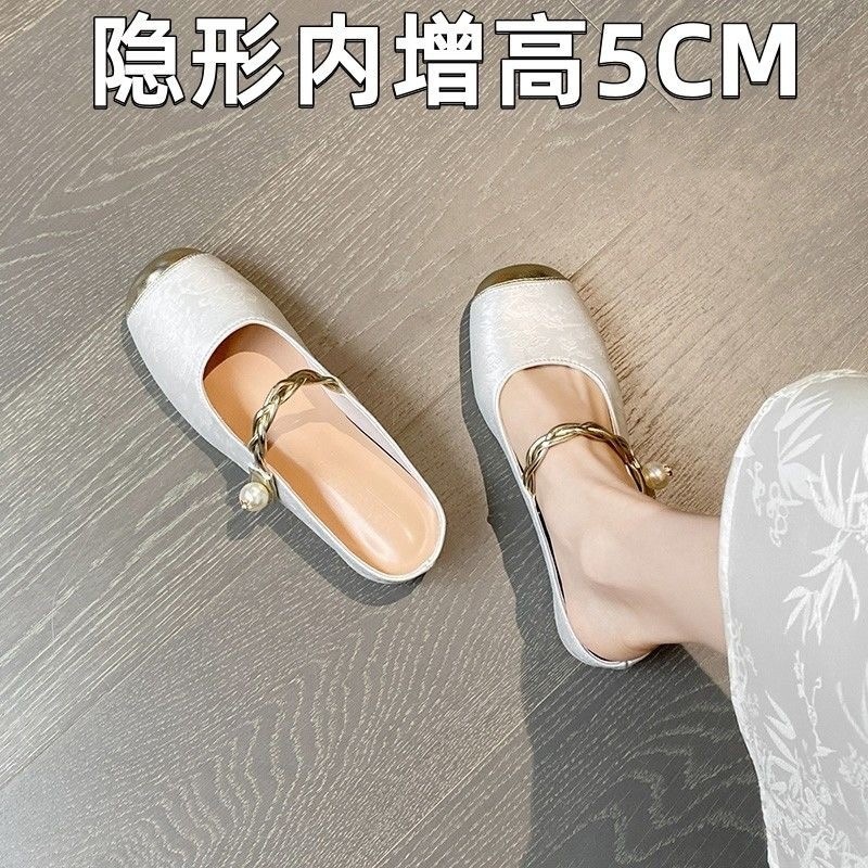 Zapatos de mujer estilo chino, novedad de verano 2026, de punta cerrada, sin cordones, estilo francés, con tacón oculto y grueso, tipo Mary Jane, con un toque de alta gama.