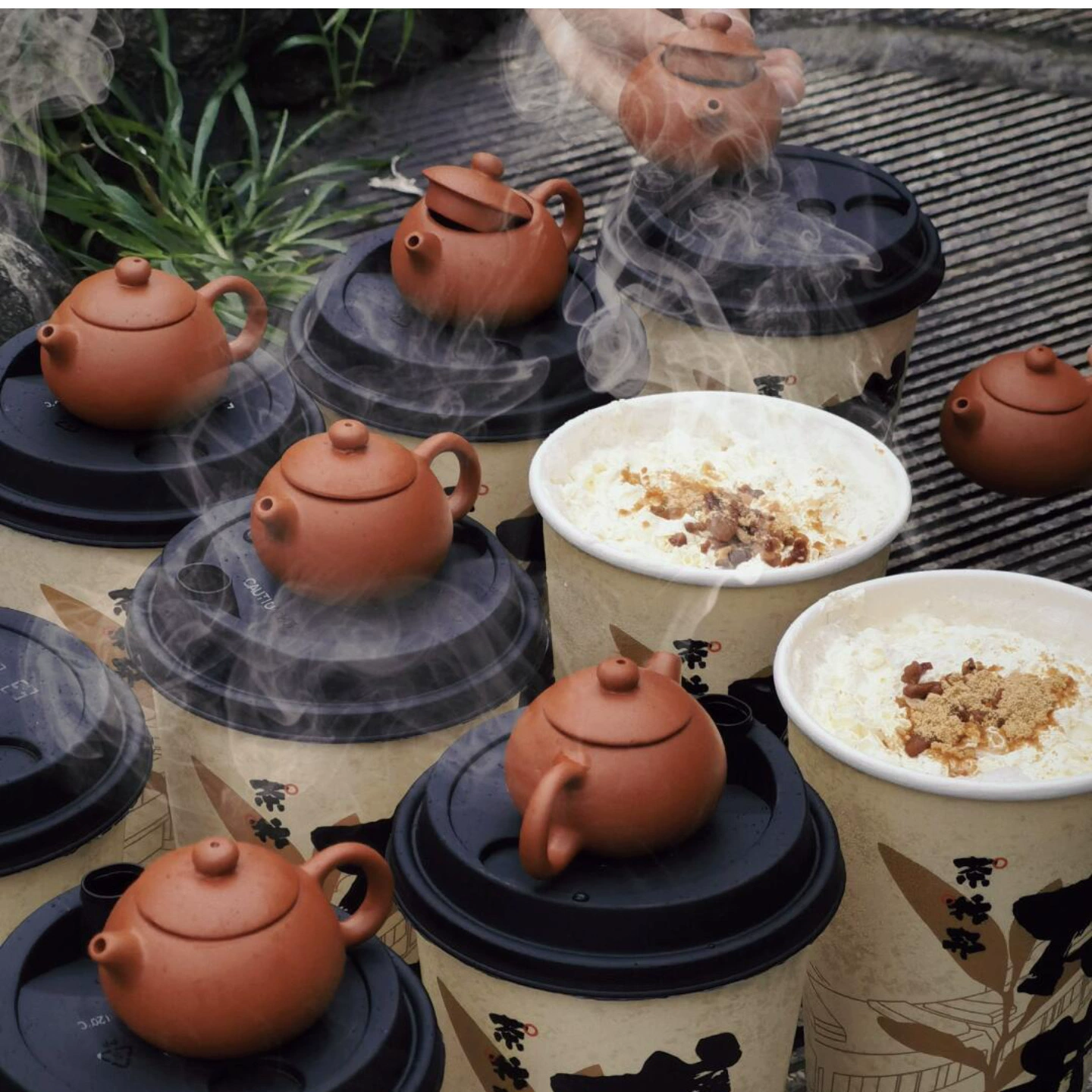 Маленькая фиолетовая чайная чашка чайного чая Маленькая чайная чайная отделка Мини-чайная чайная чайная чайная чайная мини-чайная чайная чайная