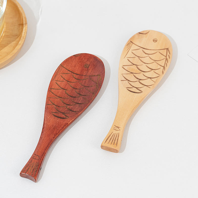 Madera de loto estilo japonés creativo en forma de pez arroz arroz seco cuchara cocina boutique para el hogar madera maciza fácil de limpiar letras