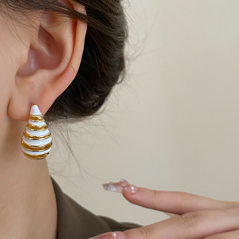 Stripe, Water Droplets Pattern 1 Pair Vintage Style Stripe Water Droplets Enamel Plating Copper Ear Studs