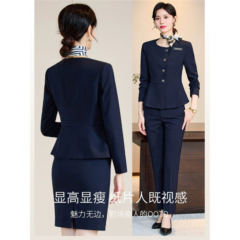 職業スーツの女性と春秋の新型ホテルのフロント作業服美容院の医美は宝石店の工服を接待します。