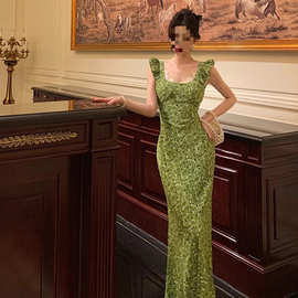 绿色蕾丝碎花连衣裙女2025新款法式小众气质拼接收腰长裙时尚潮流