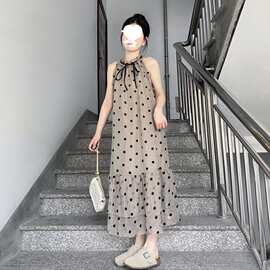 法式挂脖波点连衣裙子女夏季2026新款海边度假小个子无袖气质长裙