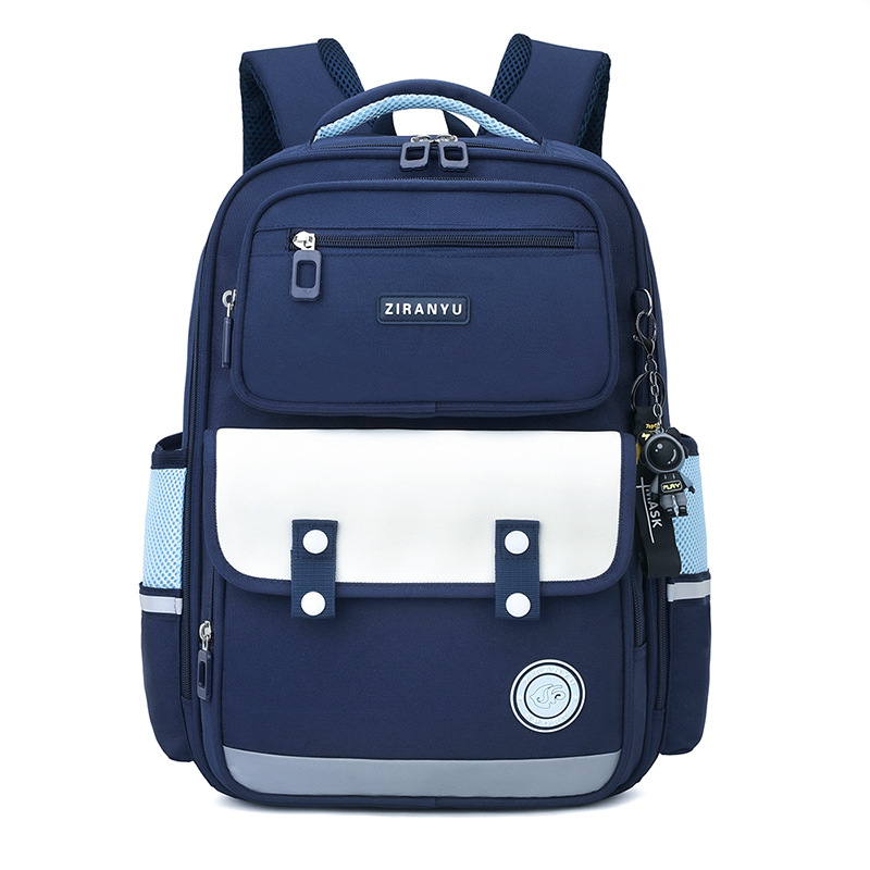 네이비 블루 + 블랙 우주 비행사 펜던트