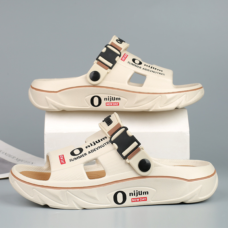 Nuevas sandalias y zapatillas para hombre 2025 verano suela gruesa hogar antideslizante, resistente al desgaste, desodorante, zapatillas de playa de moda transfronteriza