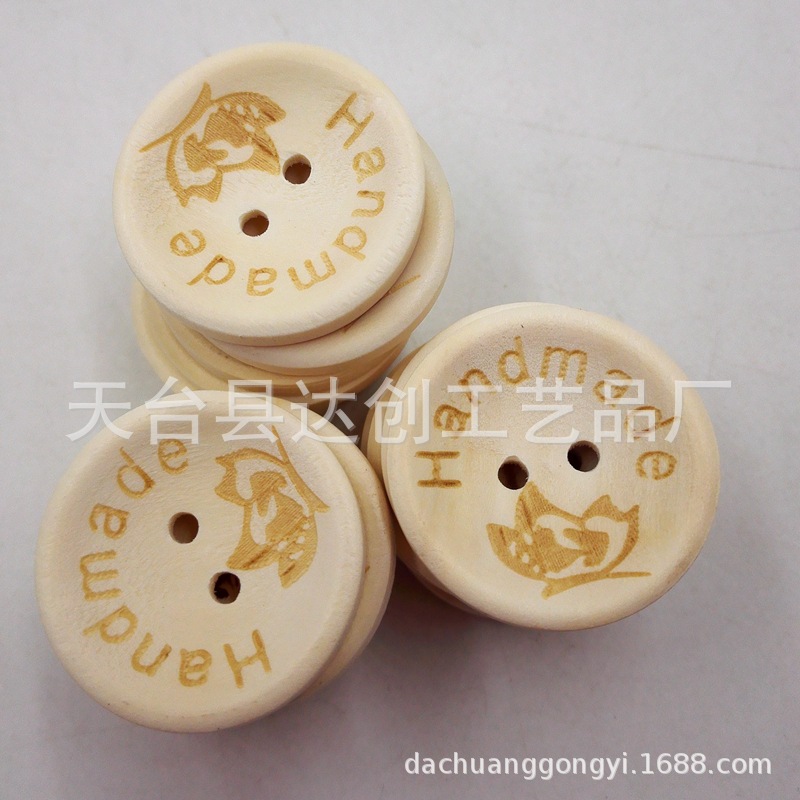 Botones de madera de bricolaje lindos ins love bee withlove accesorios de costura hechos a mano hebilla de madera