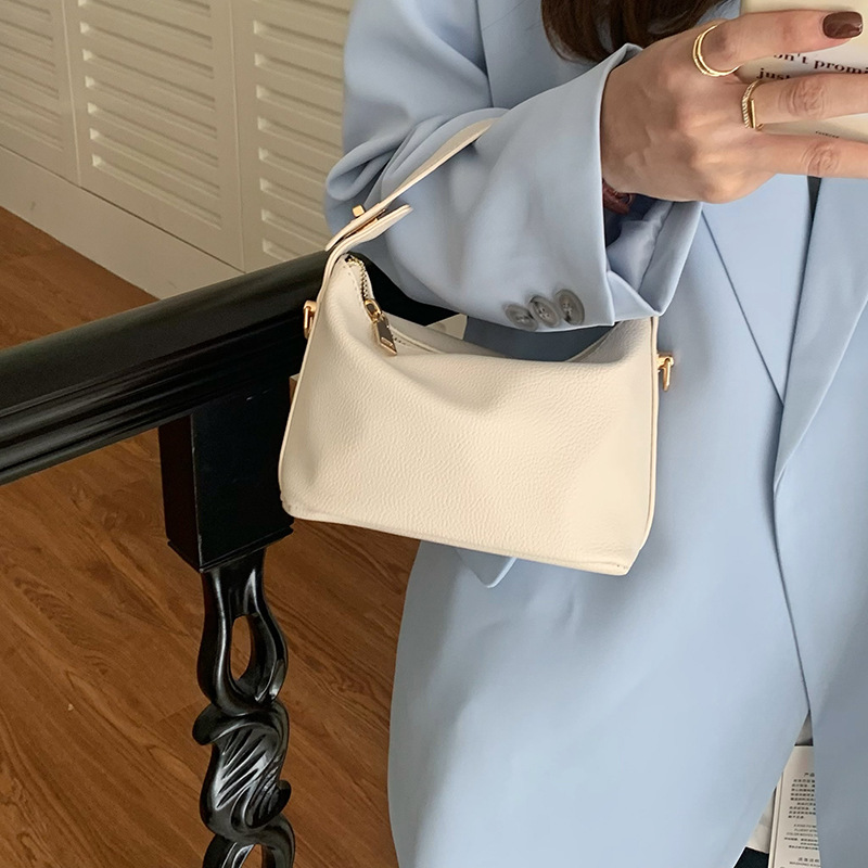 Design für Damen Herbst/Winter Neue Lunchbox Cloud Handheld Casual Kleine Quadratische Umhängetasche mit einer Schulter_voghion.com