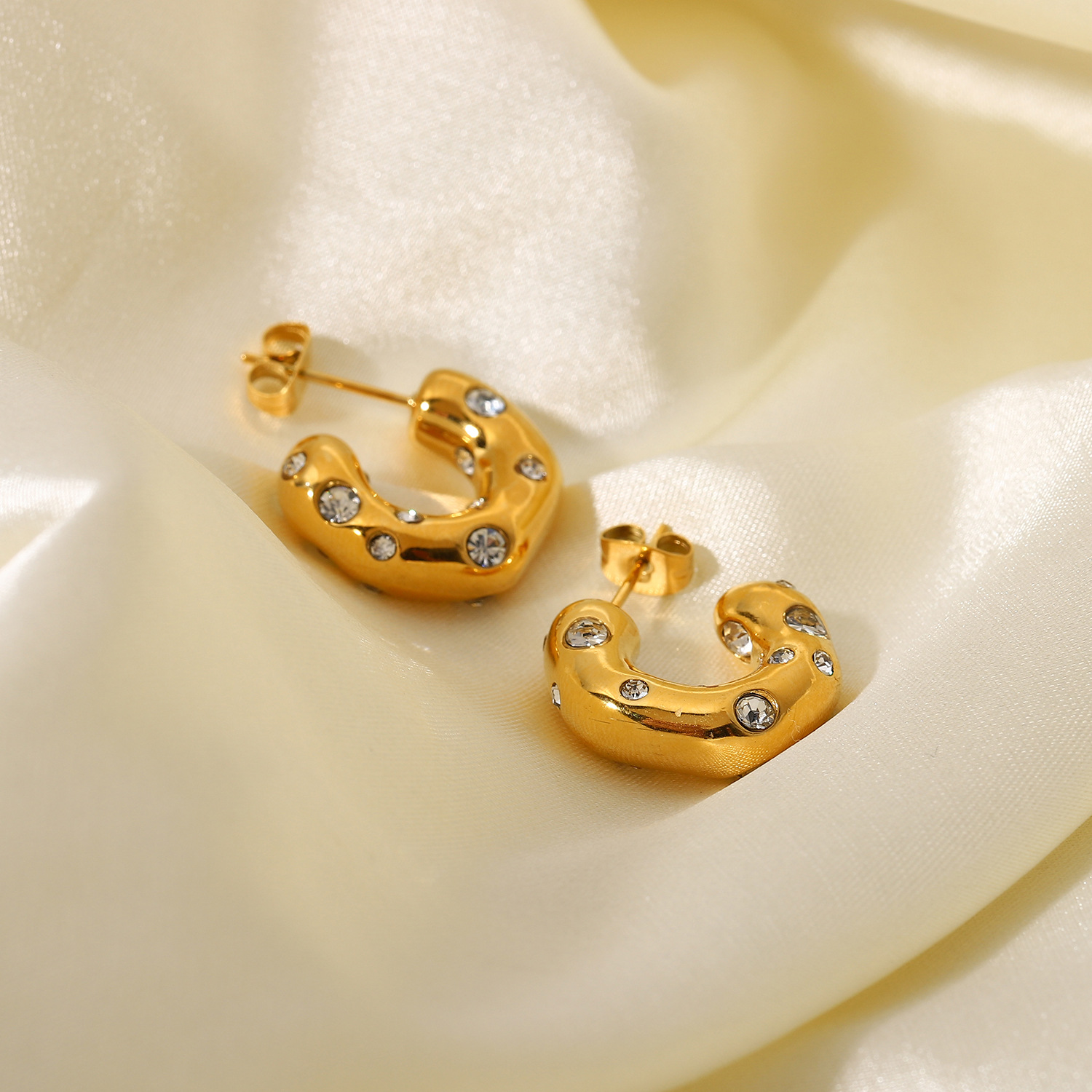 Special-shaped Hammer Pattern Inlaid Zirconium C-shaped Earrings 18k Gold-plated Stainless Steel Earrings display picture 4