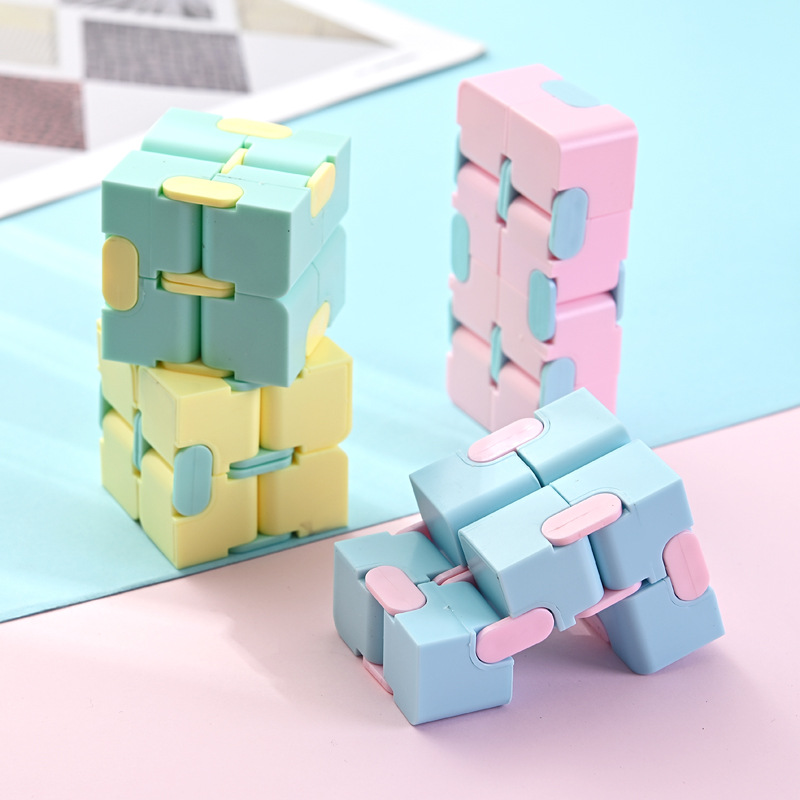 Cubo de Rubik de segundo orden creativo ilimitado Cubo de Rubik macaron color yema del dedo Flip descompresión juguetes transfronterizos nuevos juguetes educativos