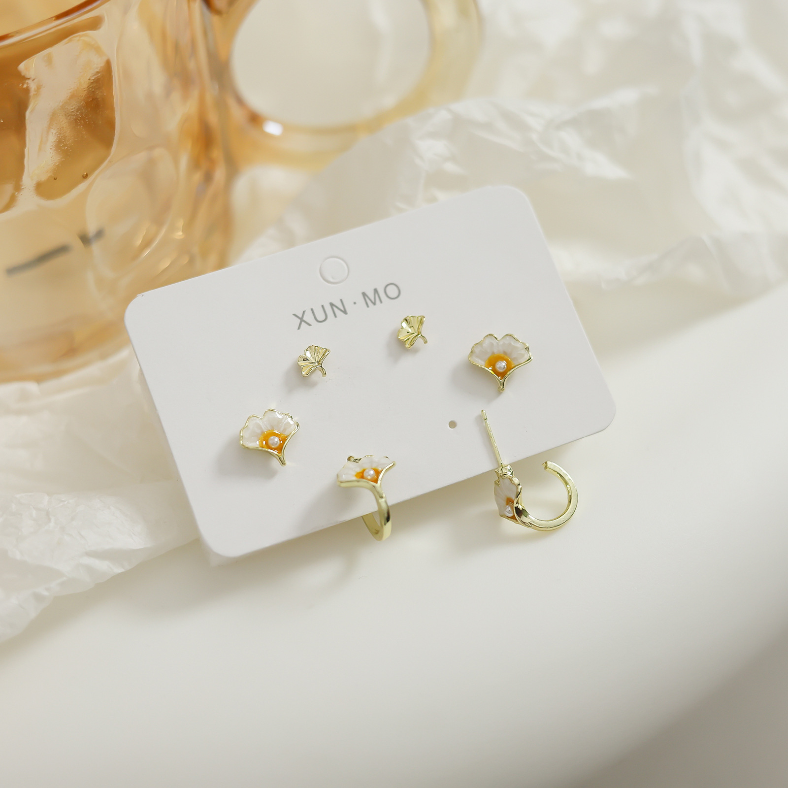 Juego de pendientes de aguja plateados, sencillos y compactos para mujer, pendientes geométricos en forma de corazón, bonitos, dulces y versátiles, venta al por mayor para puestos de mercado