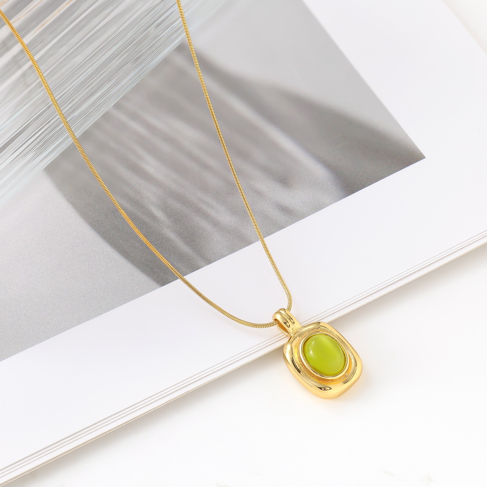 GemIsIand Vintage Romantic Elegant High-grade Light Luxury Natural Stone Gold-plated Long Necklace Pendant Woolen Chain