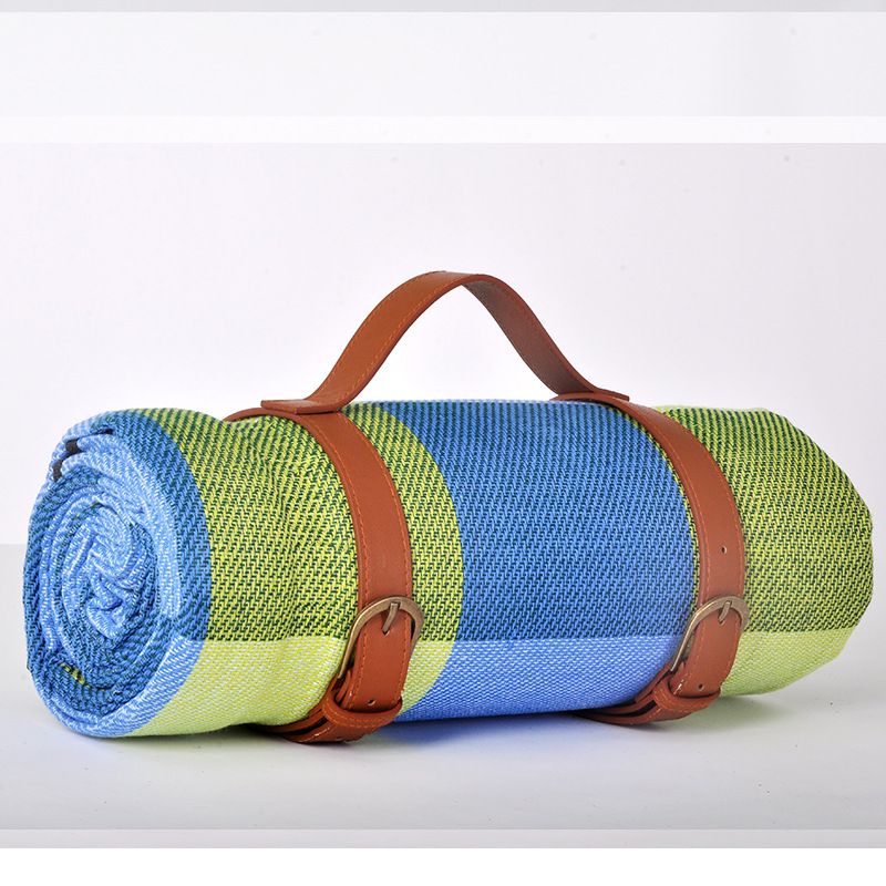 En stock correa de cuero estera de picnic al aire libre estera a prueba de humedad de tres capas engrosada estera de playa suministros para acampar