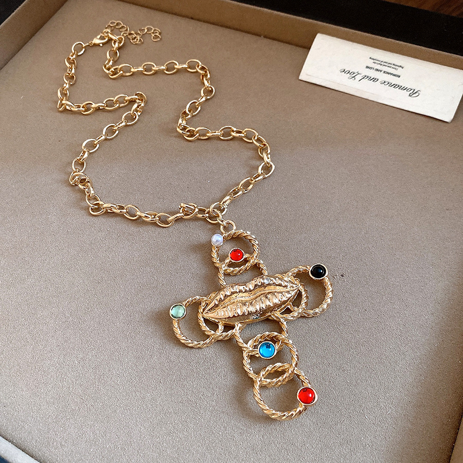 Resina labios cruz collar de perlas personalidad nicho exagerado cadena de suéter de lujo ligero conjunto de joyería de lujo mujer