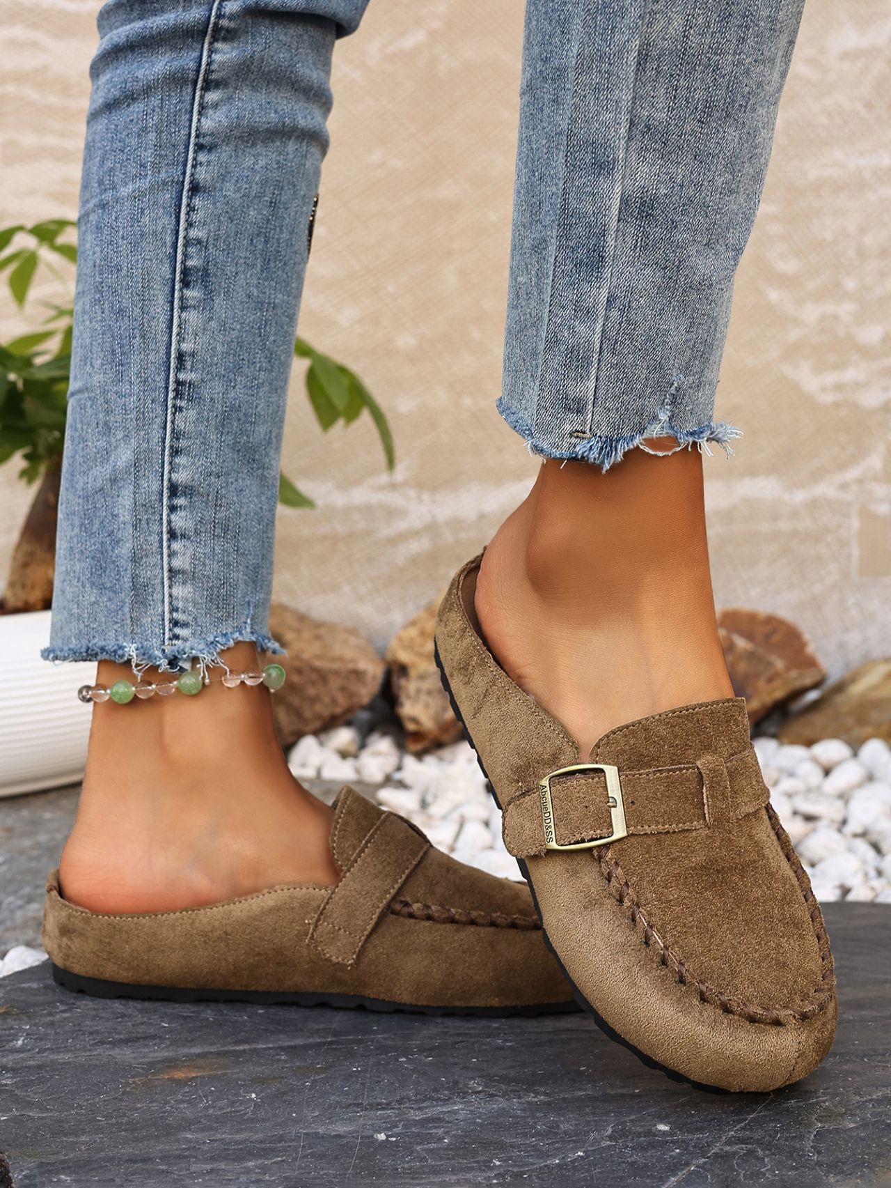 Women's Fleece Lined Bread Toe Slippers Spring Style Thick Sole Retro Buckle Birken Inspired Slippers Size 43_vogvips.com