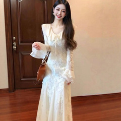 鱼尾裙早秋小个子穿搭连衣裙2025年秋冬新款入秋长裙白色裙子女装
