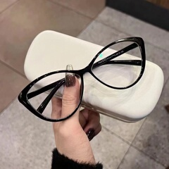 女性用の超軽量キャットアイ近視メガネ、丸顔と四角顔に適した度付きメガネ、ブルーライト防止アイフレーム、プロ仕様のメガネ