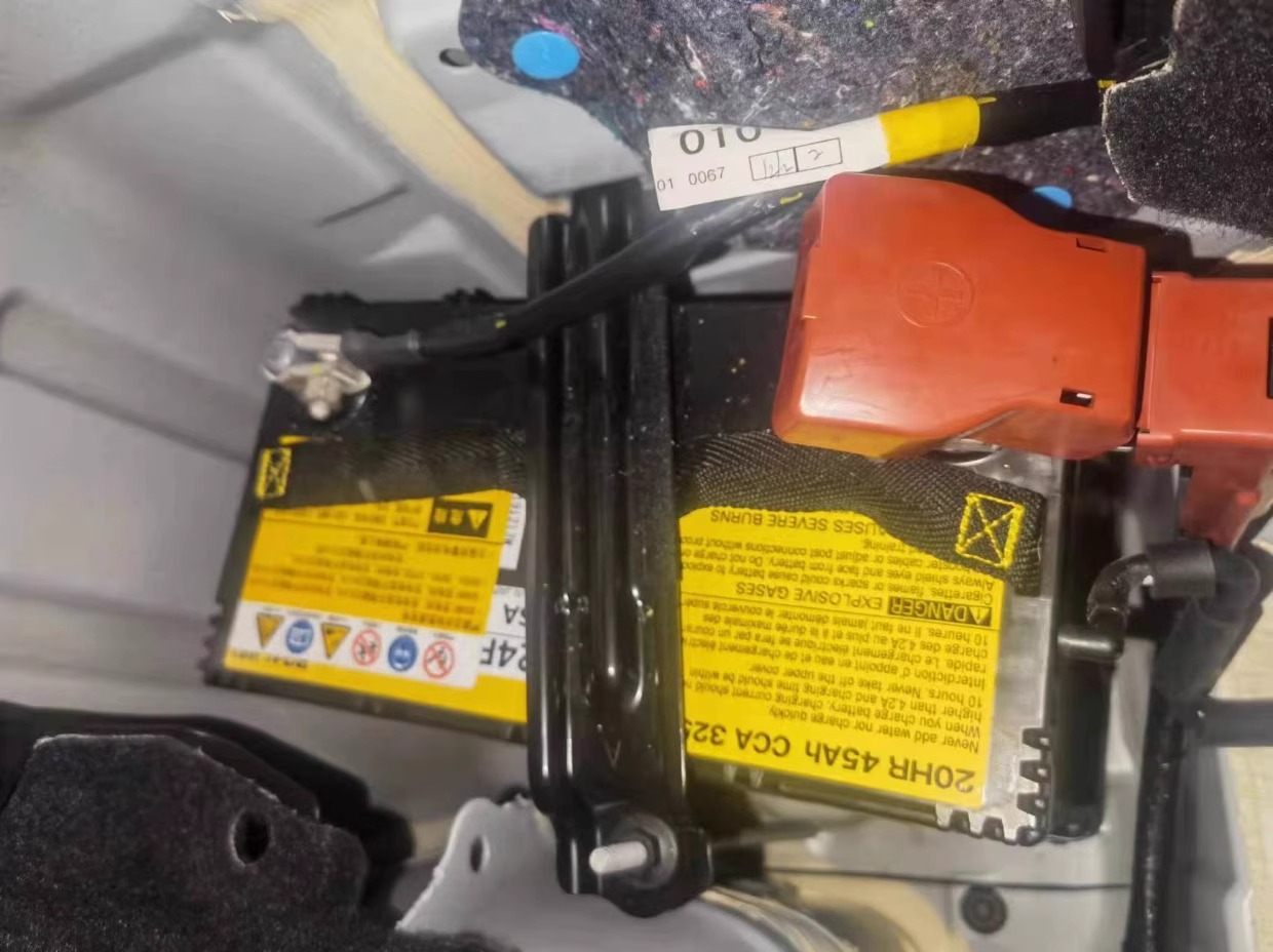 Panasonic Original Ct200H Hybrid 45Ah Car Battery Adapted to Luxury Version Prius Forester Auxiliary Battery