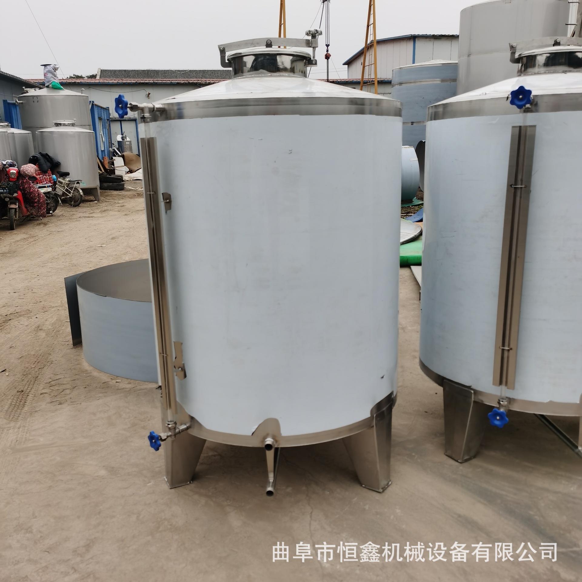 供应不锈钢酒罐白酒黄酒储存设备304不锈钢酿酒设备立式酒容器
