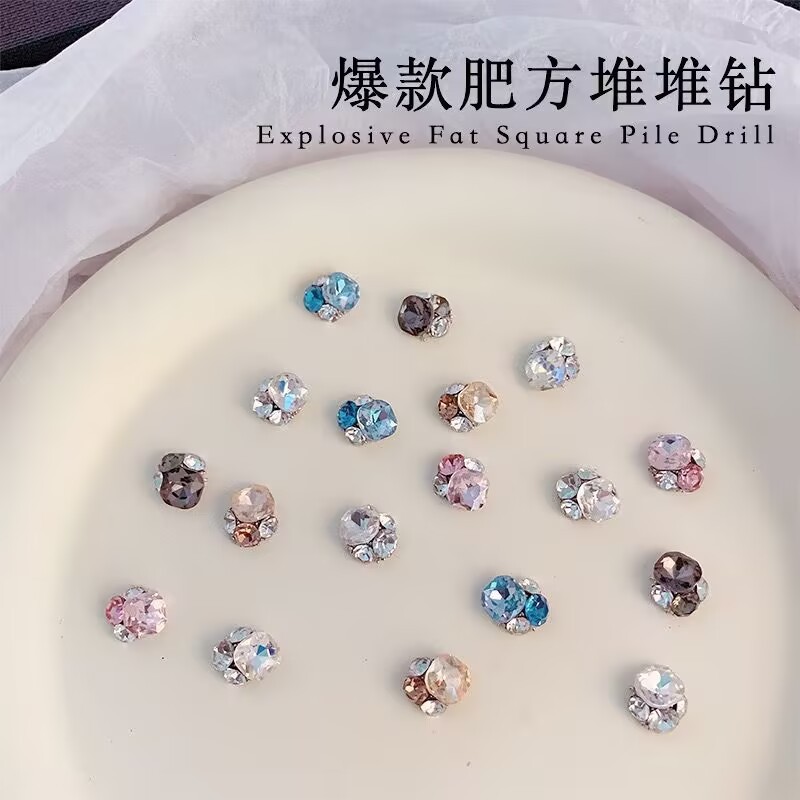 小さな高品質の太い四角いフラッシュダイヤモンドボールネイルアートジュエリースーパーフラッシュ小さな太い四角い完成品パイルクリスタルネイルアクセサリー|undefined