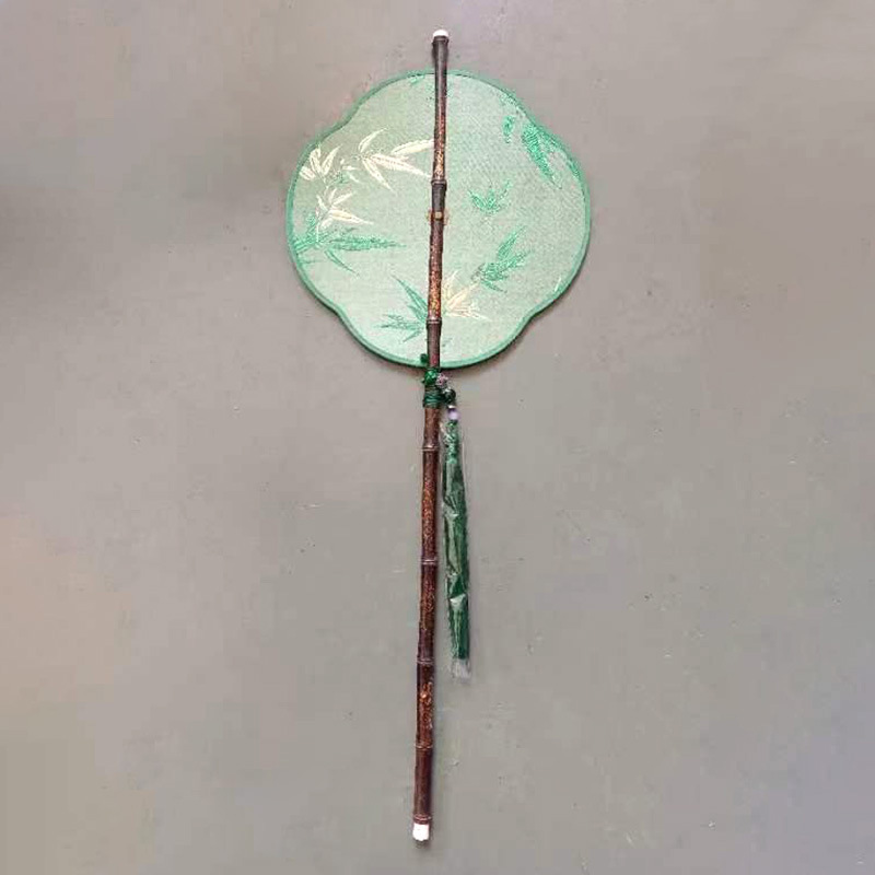 Ventilador de cintura antiguo estilo Hanfu impresión grupo de ventilador al por mayor cheongsam ventilador de cintura de mango largo frisa puede rizar ventilador de colga de mango largo ventilador de bambú púrpura