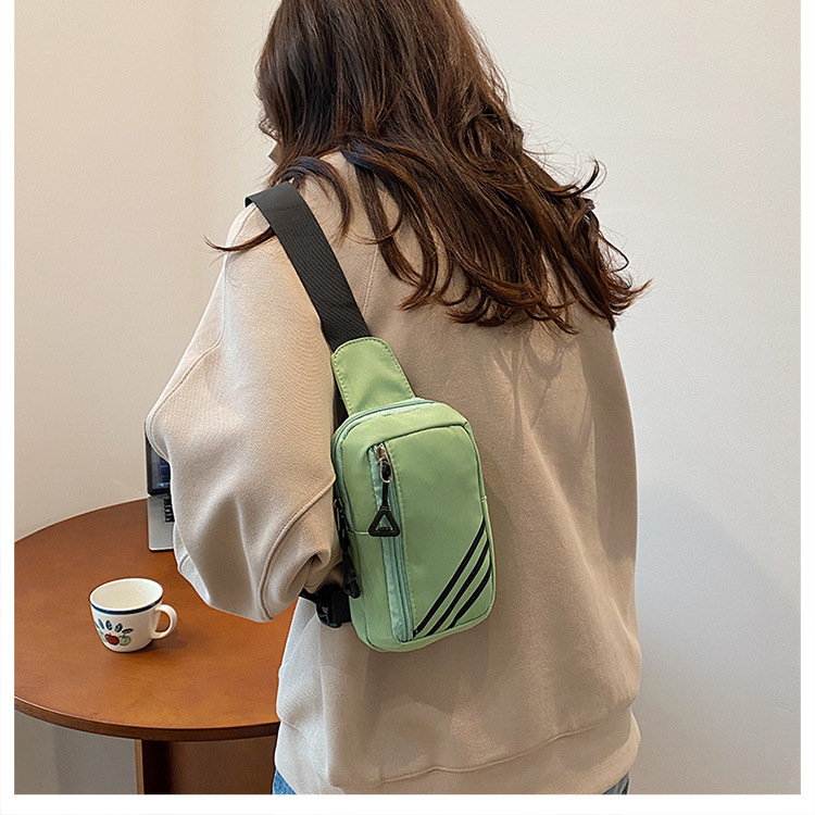 Fashionable crossbody phone bag, niche chest bag, mini crossbody bag, casual Japanese sporty small bag, light and simple single-shoulder bag undefined