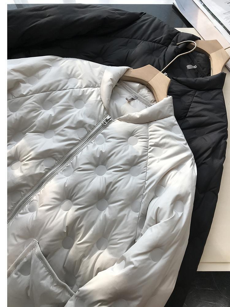 及简90白鸭绒~简约时尚轻量保暖舒适棒球服短款羽绒服24年F100505