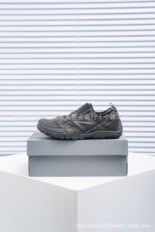 新款XC版 Balance NB MT10O 舒适时尚 减震耐磨 低帮 生活休闲鞋|undefined
