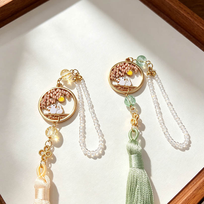 Traditional Chinese style jade rabbit moon-viewing brooch, new Chinese-style beaded pendant, ancient-style Hanfu and cheongsam accessory, wholesale clothing accessories Traditional Chinese style jade rabbit moon-viewing brooch, new Chinese-style beaded pendant, ancient-style Hanfu and cheongsam accessory, wholesale clothing accessories