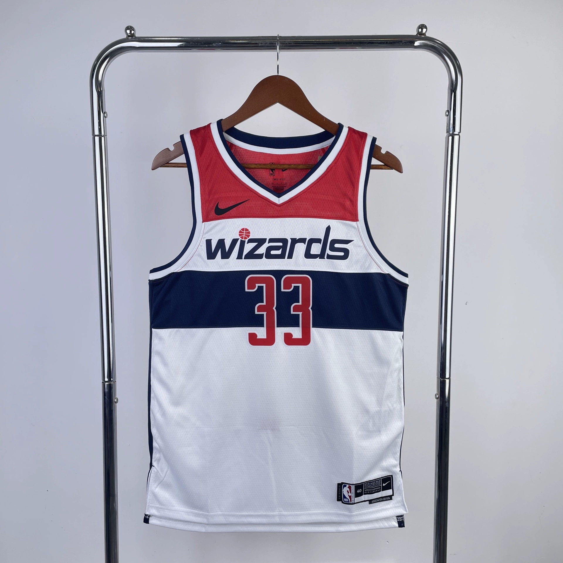 Двадцать четвертый сезон Wizards City Edition № 33 Кармa Kuzma № 13 Poole № 8 Avdija 4 Джерси Вестброк